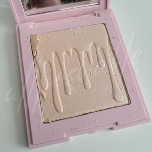 ⭐️2/$25⭐️ Kylighter Presses Illuminating Powder